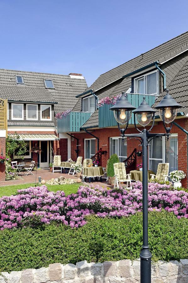 Hotel Garni Haus Am Meer Neuharlingersiel Exterior photo
